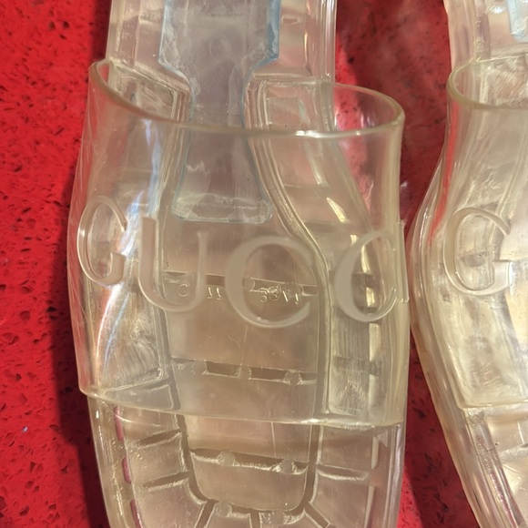 *SOLD* EUC GUCCI RUBBER SLIDES - Picture 3 of 9